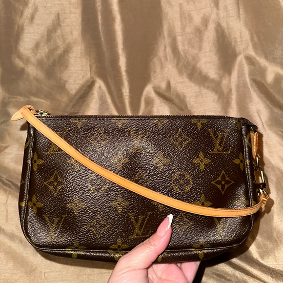❌SOLD❌Louis Vuitton Pochette Accessories - Picture 9 of 14
